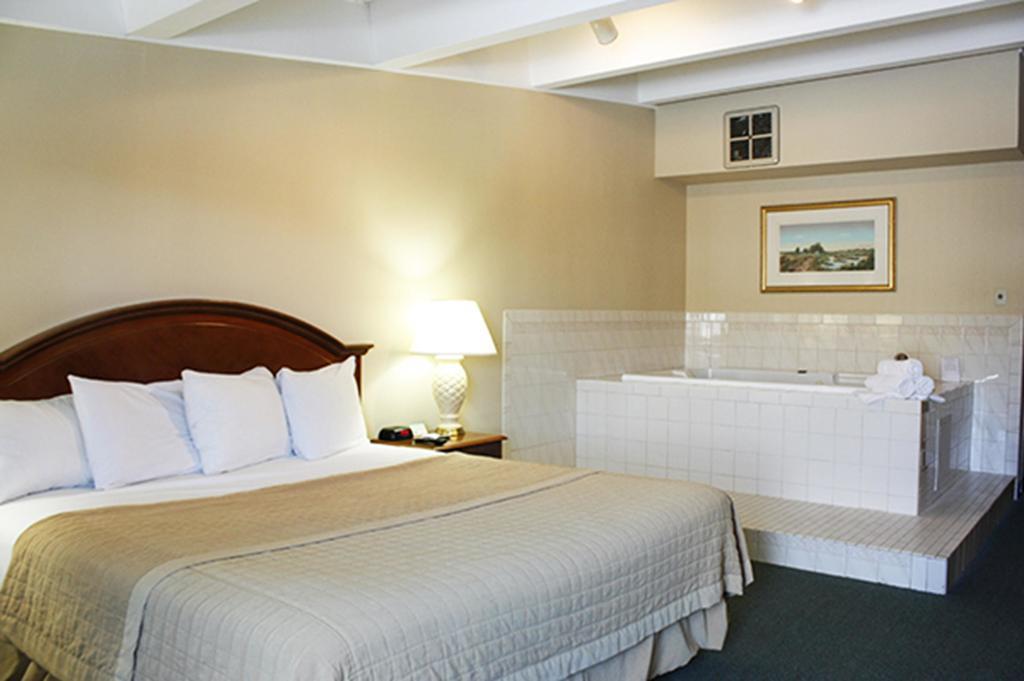 Americas Best Value Inn - Campus View Eau Claire Εξωτερικό φωτογραφία