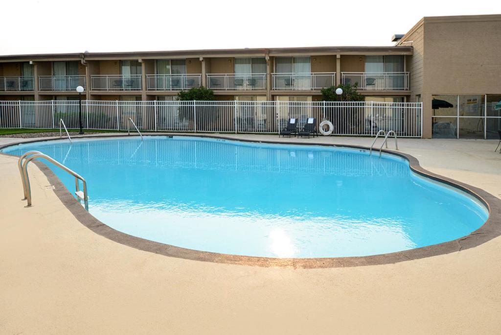 Americas Best Value Inn - Campus View Eau Claire Εξωτερικό φωτογραφία