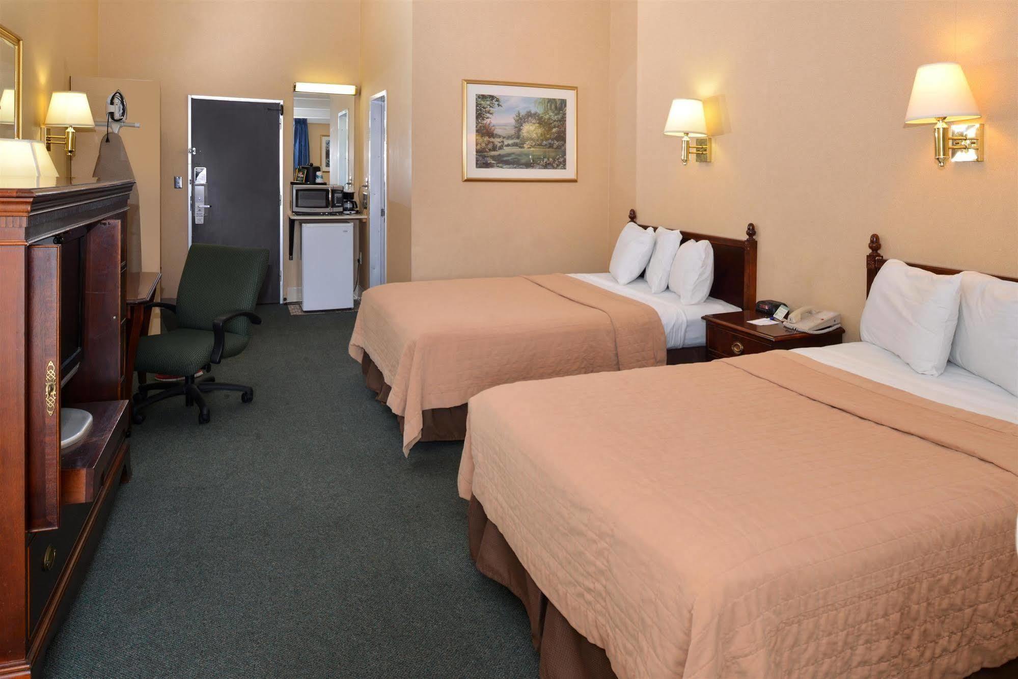 Americas Best Value Inn - Campus View Eau Claire Εξωτερικό φωτογραφία