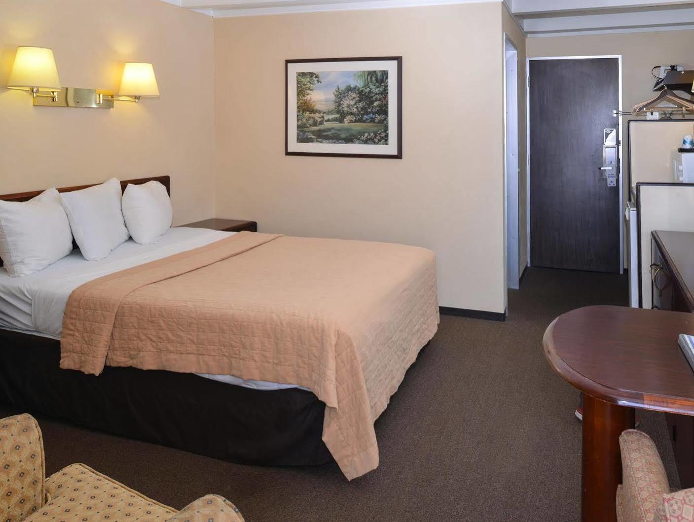 Americas Best Value Inn - Campus View Eau Claire Εξωτερικό φωτογραφία