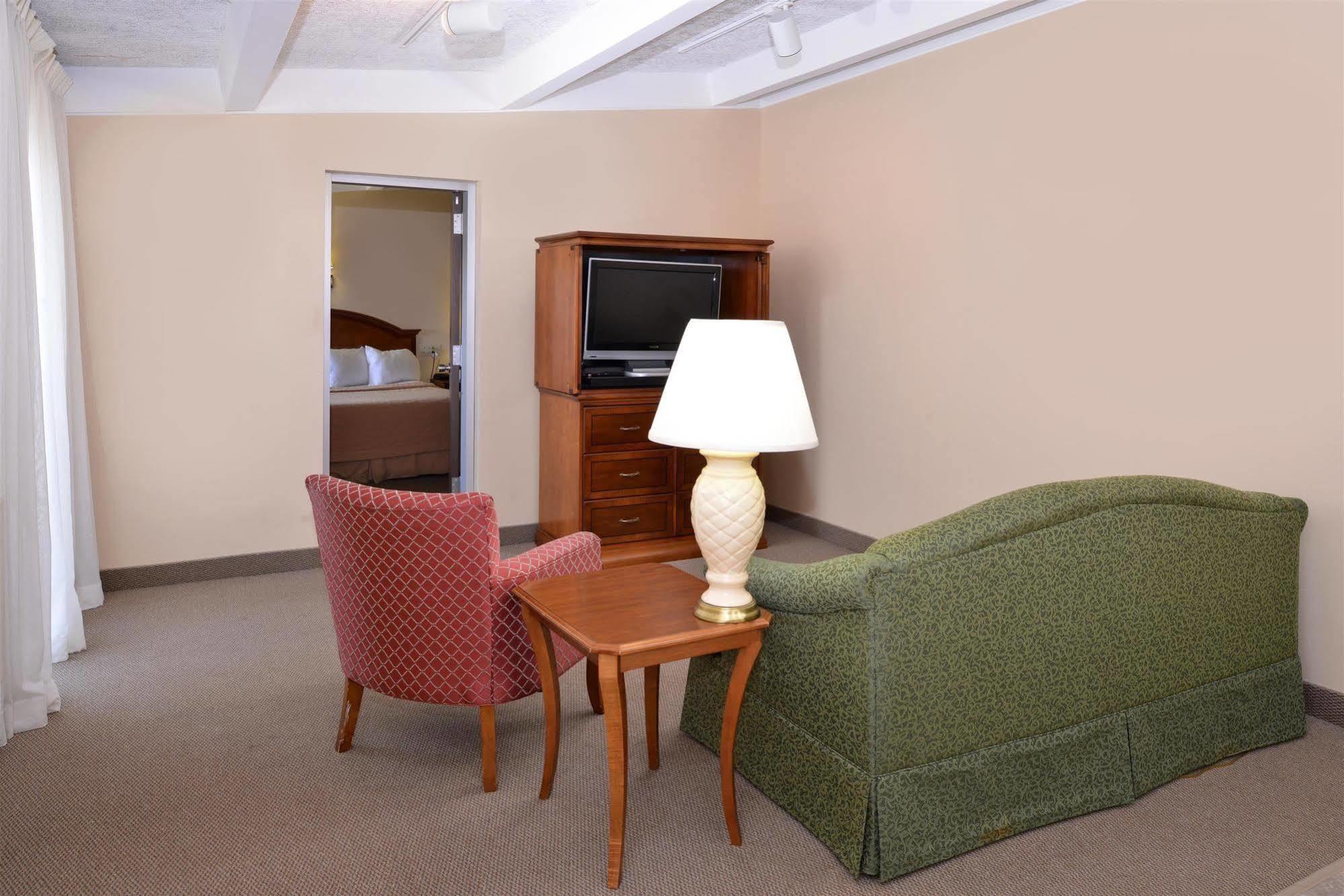 Americas Best Value Inn - Campus View Eau Claire Εξωτερικό φωτογραφία