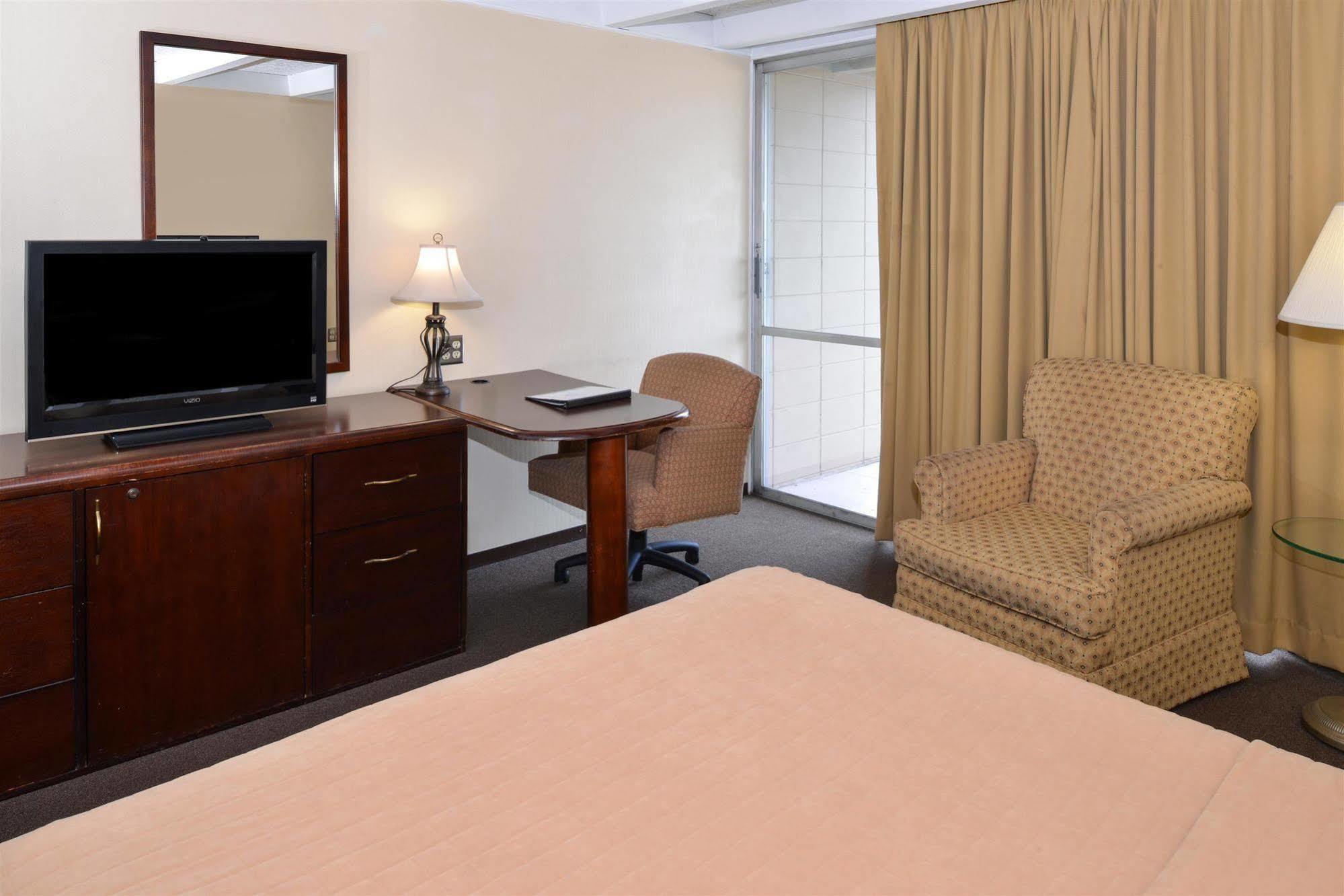 Americas Best Value Inn - Campus View Eau Claire Εξωτερικό φωτογραφία