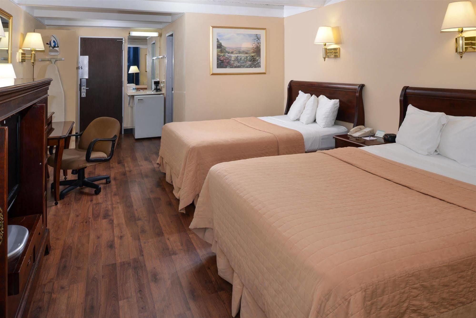 Americas Best Value Inn - Campus View Eau Claire Εξωτερικό φωτογραφία