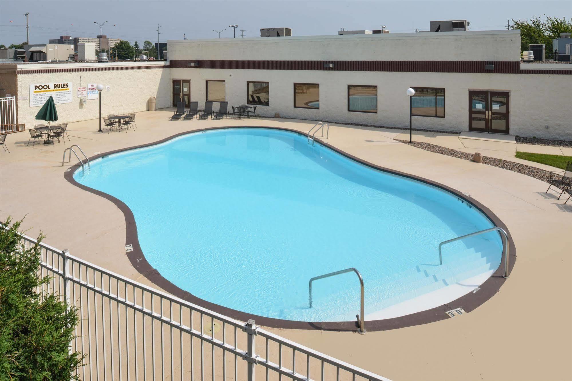 Americas Best Value Inn - Campus View Eau Claire Εξωτερικό φωτογραφία