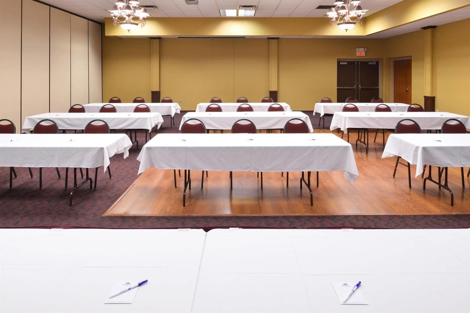 Americas Best Value Inn - Campus View Eau Claire Εξωτερικό φωτογραφία