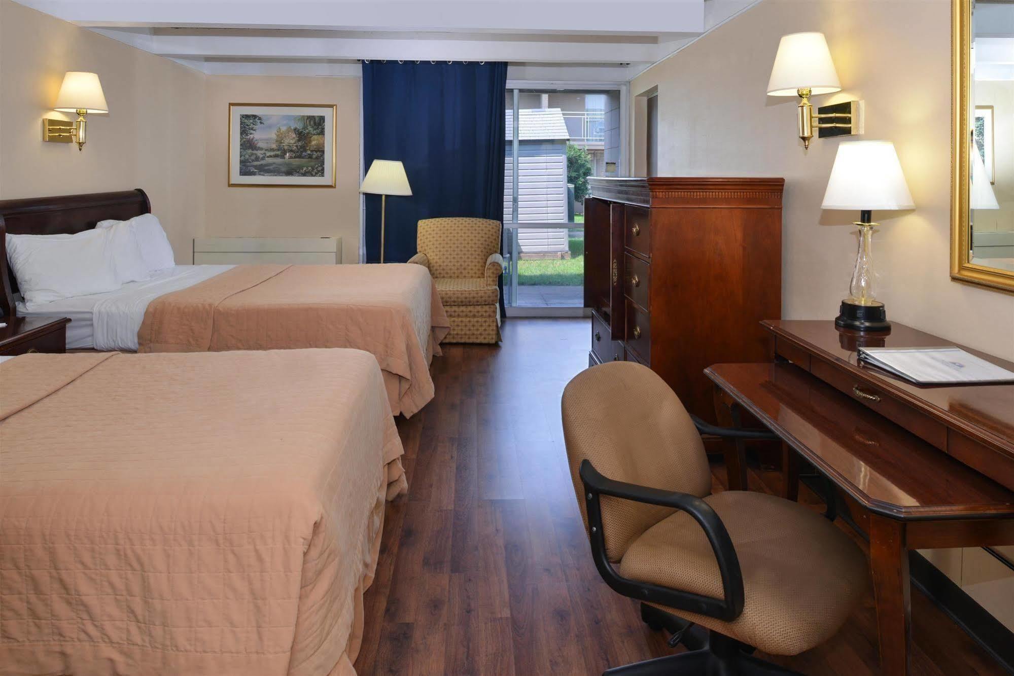 Americas Best Value Inn - Campus View Eau Claire Εξωτερικό φωτογραφία